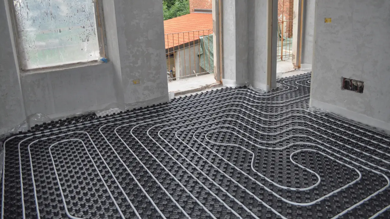 Hai il riscaldamento a pavimento? Ecco l’errore che uccide le tue piante in casa