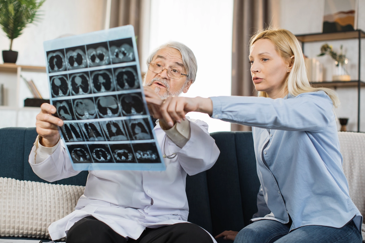 Non è solo la radiografia: ecco l’esame fondamentale che controlla la salute dei tuoi polmoni