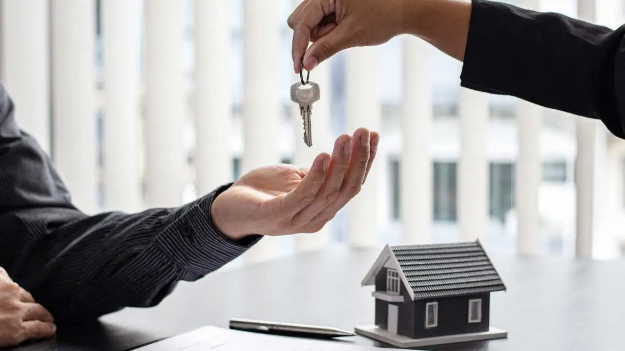 Attenzione: puoi essere sfrattato anche se paghi l’affitto ma non il condominio